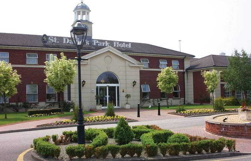 Hotel St Davids Park à Chester Extérieur photo